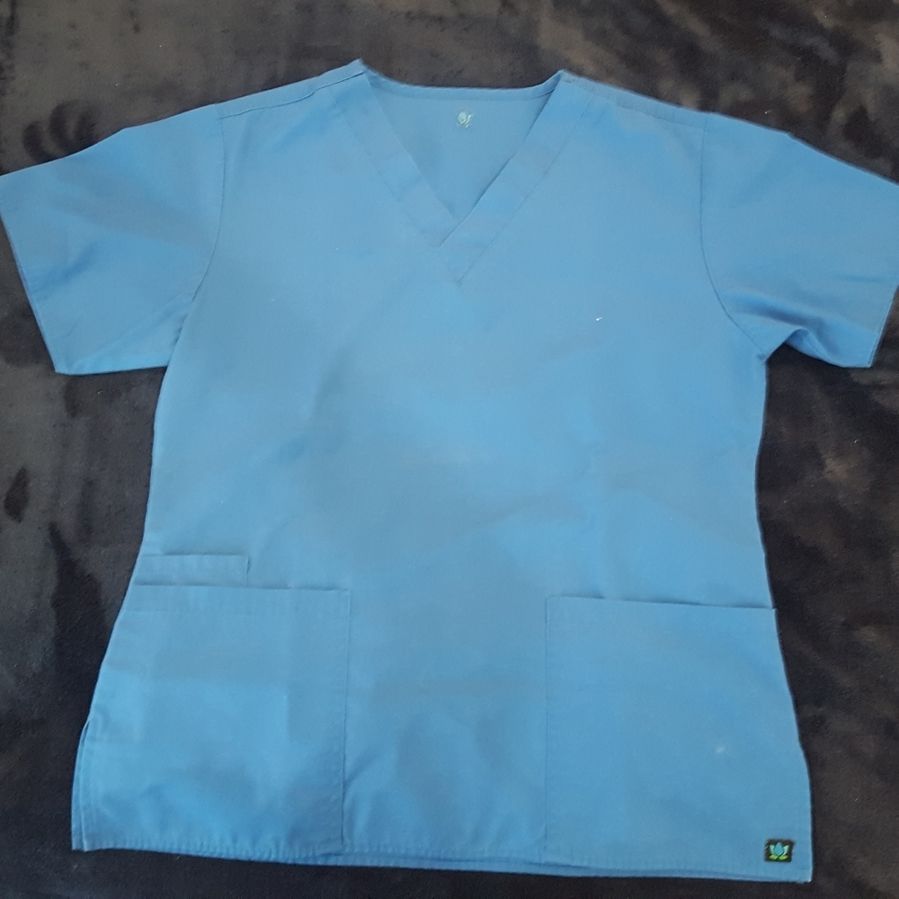 🔴EVERYTHING MUST GO🔴 Blue scrub top